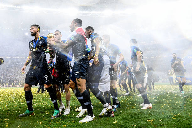 于主要竞争 于主要竞争